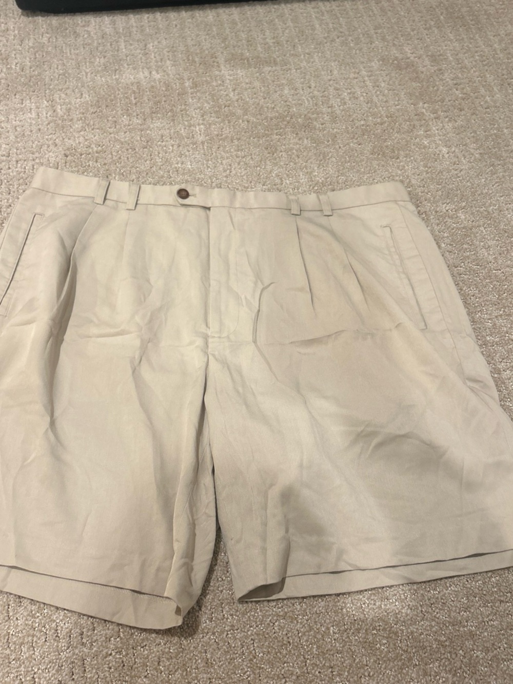 Cutter & Buck Men's Flat Front Khaki Shorts - Light Beige